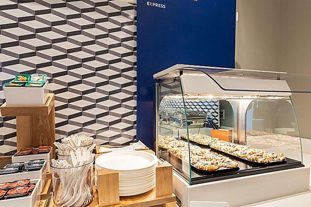 Holiday Inn Express Nyc Chelsea - Nomad Area By Ihg New York Esterno foto