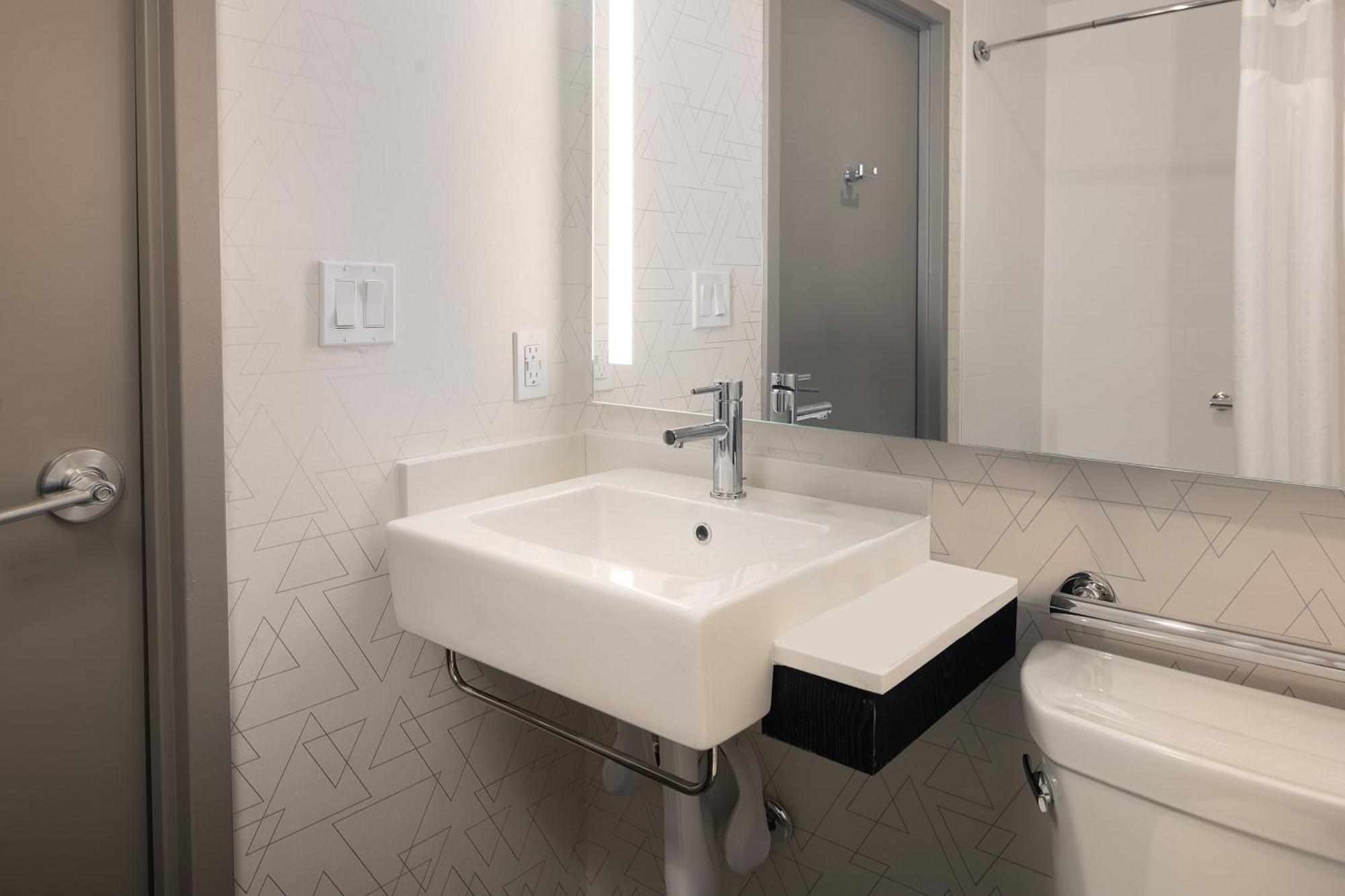 Holiday Inn Express Nyc Chelsea - Nomad Area By Ihg New York Esterno foto