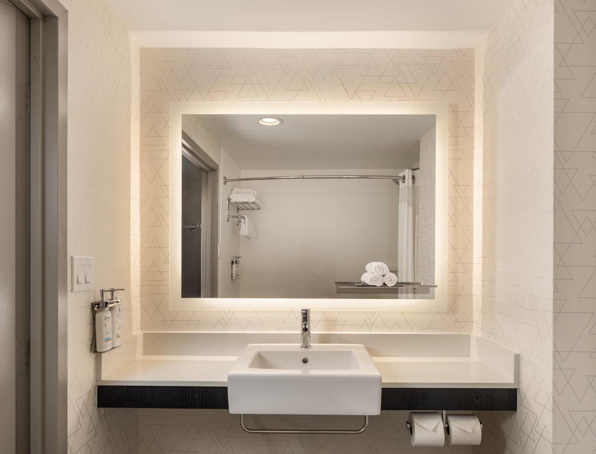 Holiday Inn Express Nyc Chelsea - Nomad Area By Ihg New York Esterno foto