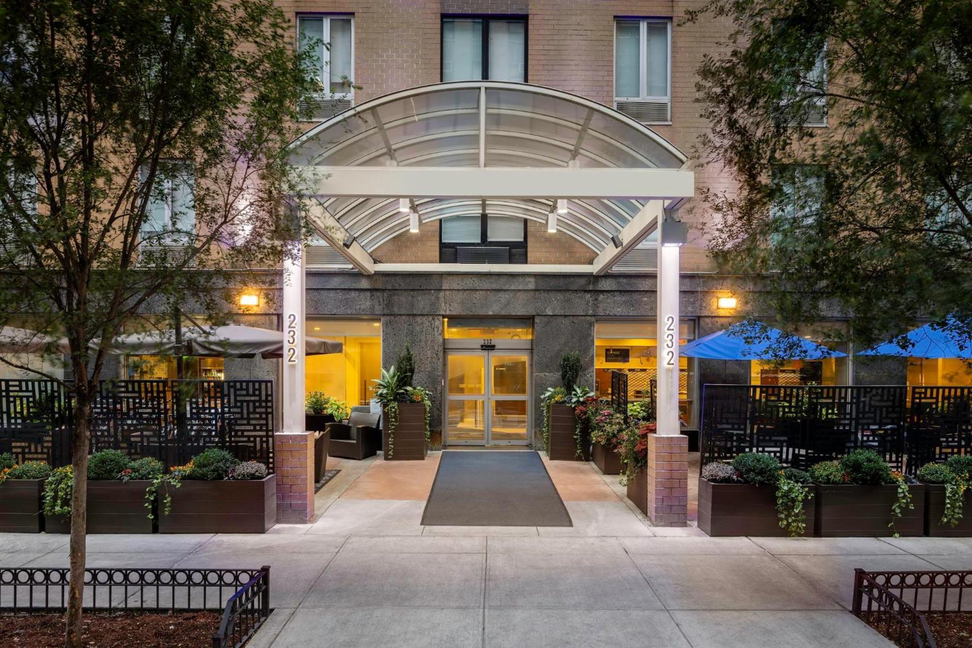 Holiday Inn Express Nyc Chelsea - Nomad Area By Ihg New York Esterno foto